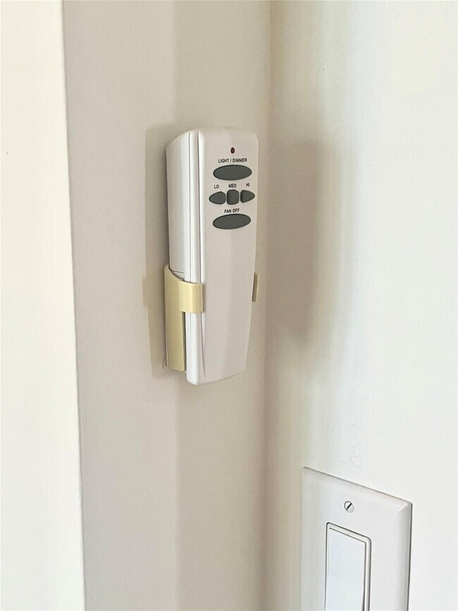 Building Photo - 6600 NE 22nd Way