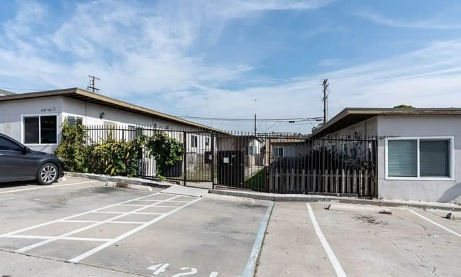 Building Photo - City Heights! RENOVATED 2-Bed, 1-Bath with IN UNIT W/D