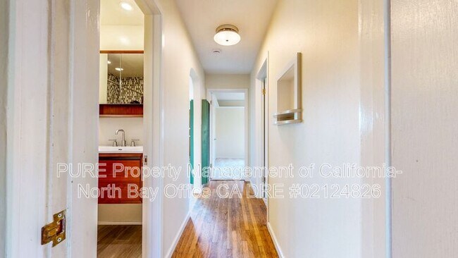 Building Photo - 652 Corlano Ave