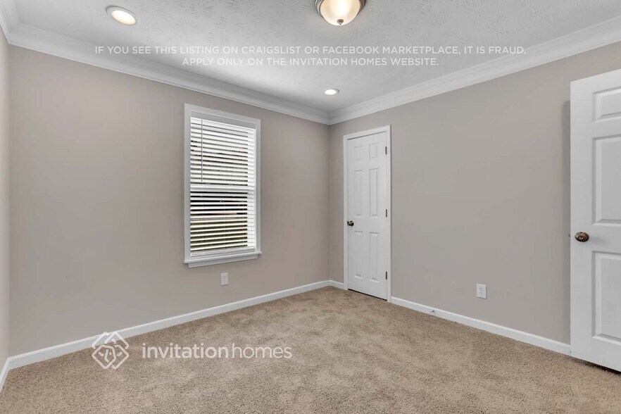 Building Photo - 3742 Saddle Ridge Dr SW