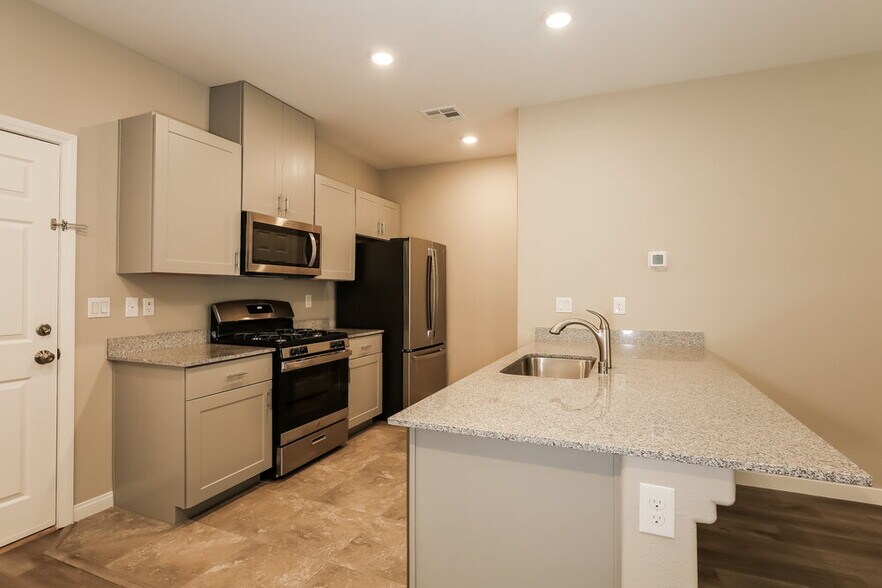 Building Photo - 4340 Luster Ave