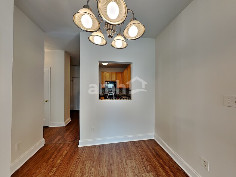 Building Photo - 5902 Carolina Manor Ct