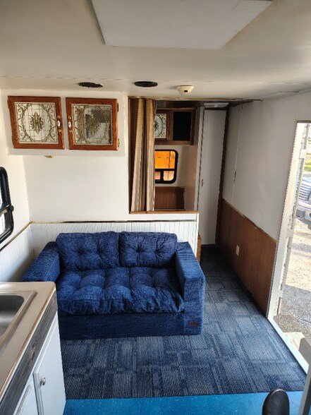 Building Photo - 132 NW Deer Run Gln