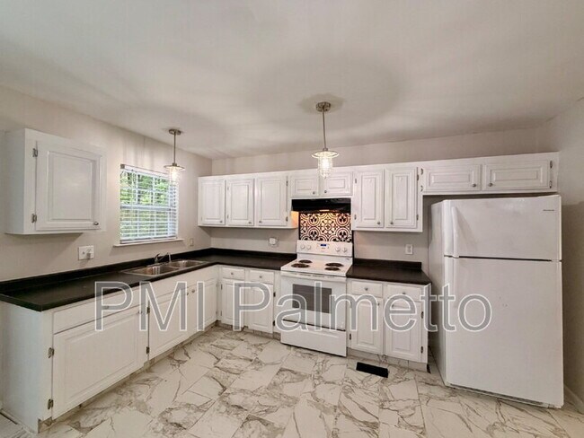 Building Photo - 152 Chatham Cir