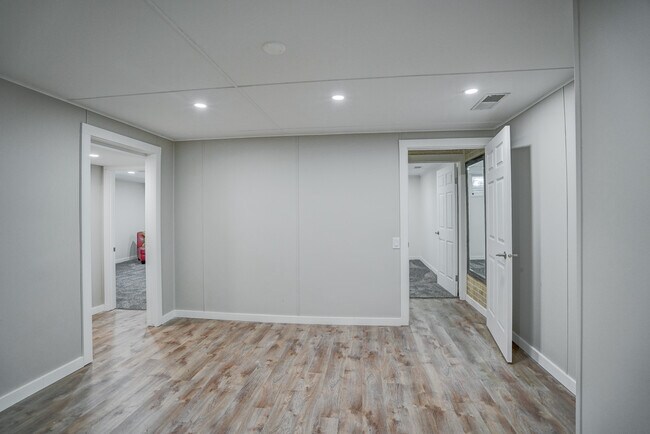 Building Photo - 4686 Capitol View Rd