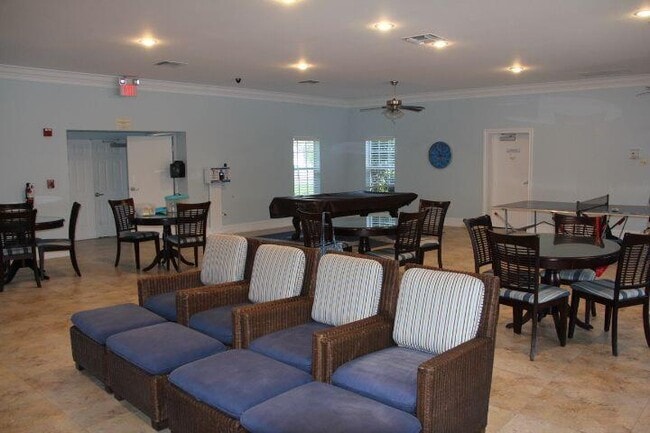 Building Photo - 6219 Bay Club Dr