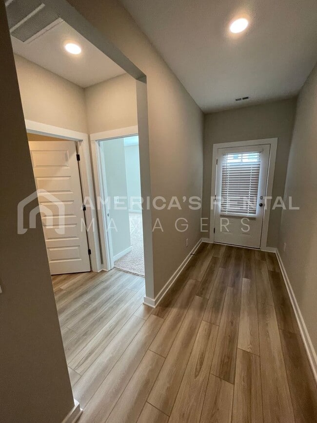 Building Photo - Roomy Home for Rent in Cullman, AL…  View with 48 Hours Notice! 6 Foot Privacy Fence