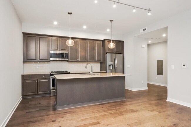 Building Photo - 101 N 6th St