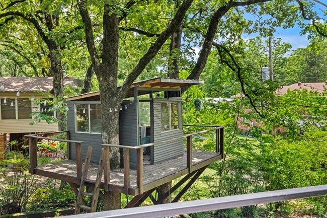 Building Photo - 2020 Topf Rd