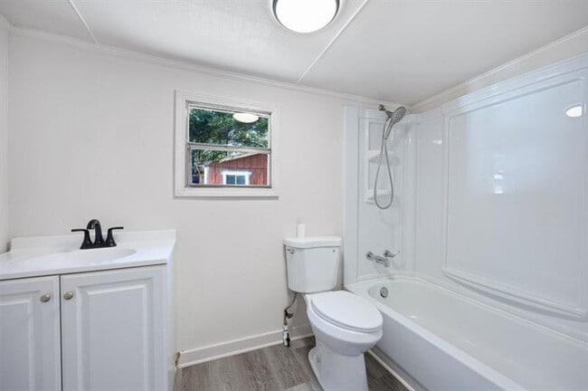 Building Photo - 24 E Iron Belt Rd SE