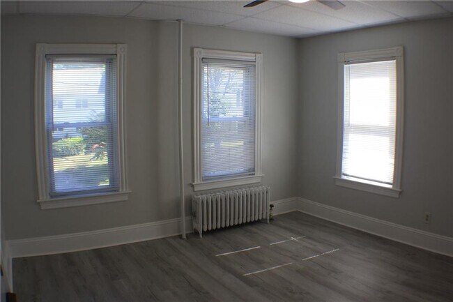 Building Photo - 136 Church St