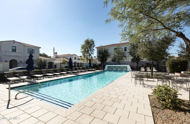 Building Photo - 3507 North 39th Pl