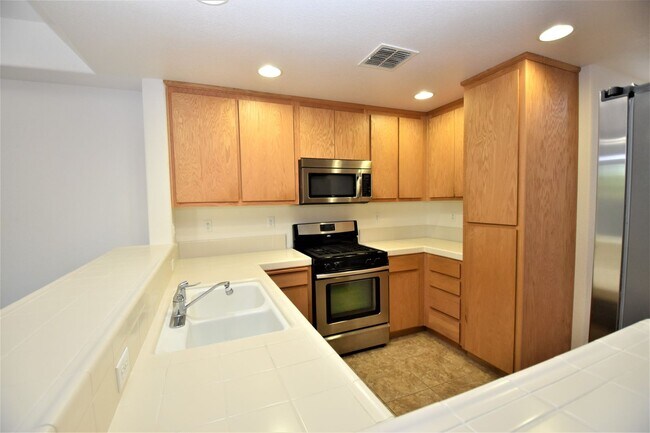 Building Photo - 3814 Black Butte Rd