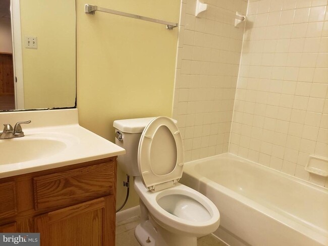 Building Photo - 18022 Royal Bonnet Cir