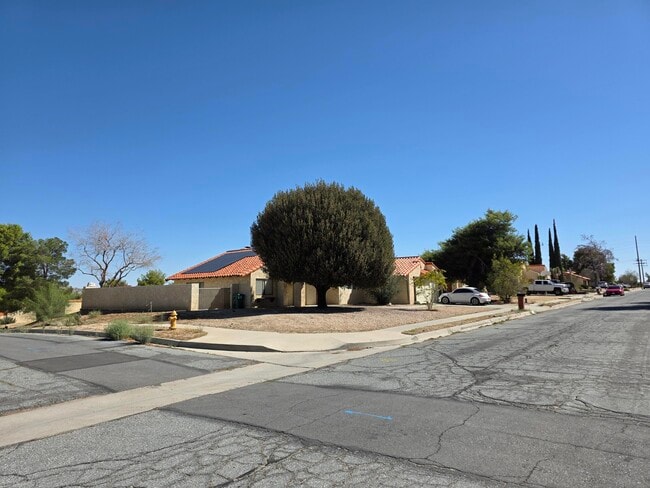 Building Photo - 56814 Mountain View Trail