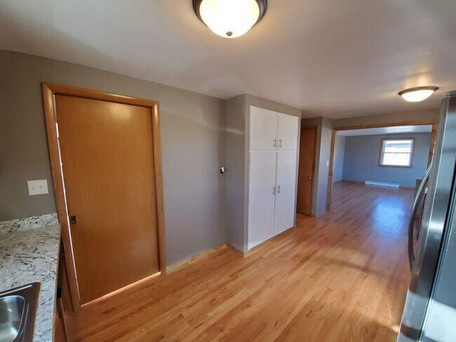 Building Photo - 3 bedroom Northside ranch