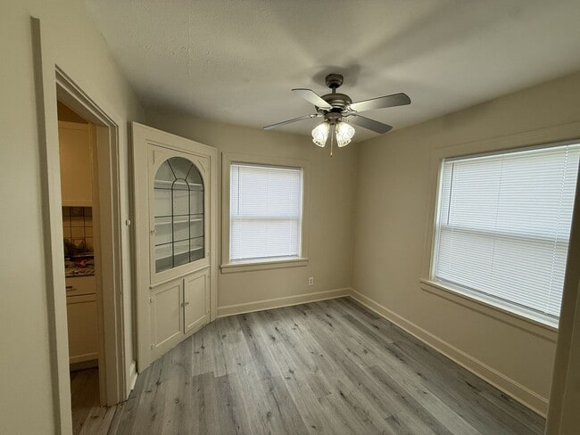 Building Photo - Beautiful 3 Bedroom 1 Bathroom Home