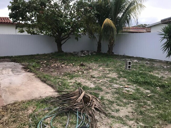 Building Photo - 3260 SW 87th Pl