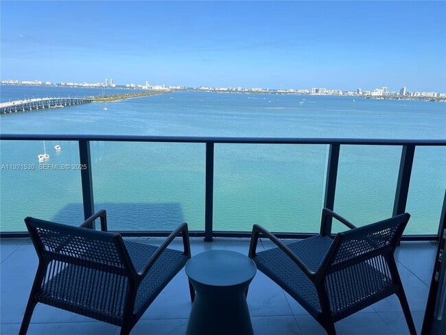 Building Photo - 3131 NE 7th Ave