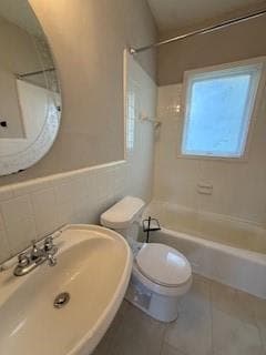 Building Photo - 86 Maxwell Ave SW