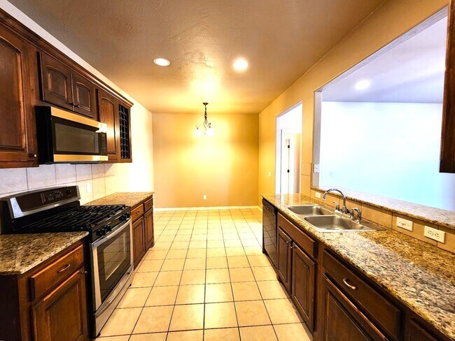 Building Photo - 13707 Oxford Dr