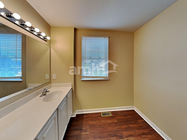 Building Photo - 741 Lilly Landing Ln