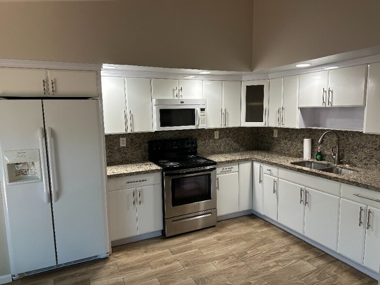 Building Photo - 12245 SW 116th Ln