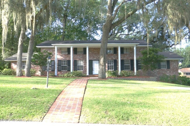 Primary Photo - 1922 Holly Oaks Ravine Dr