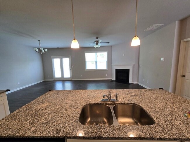 Building Photo - 121 Valimar Dr