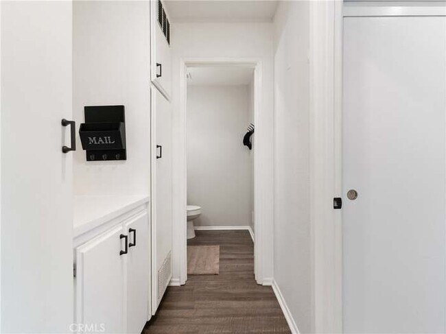 Building Photo - 14405 Cerise Ave