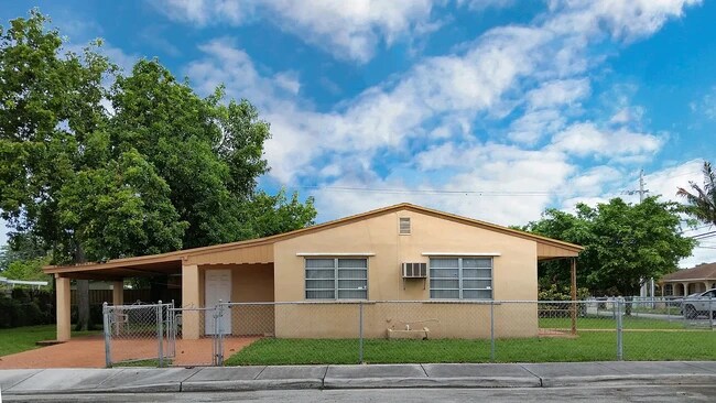 Building Photo - 5595 E 6th Ave