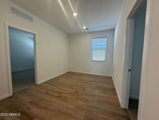 Building Photo - 15849 W Gray Fox Trl