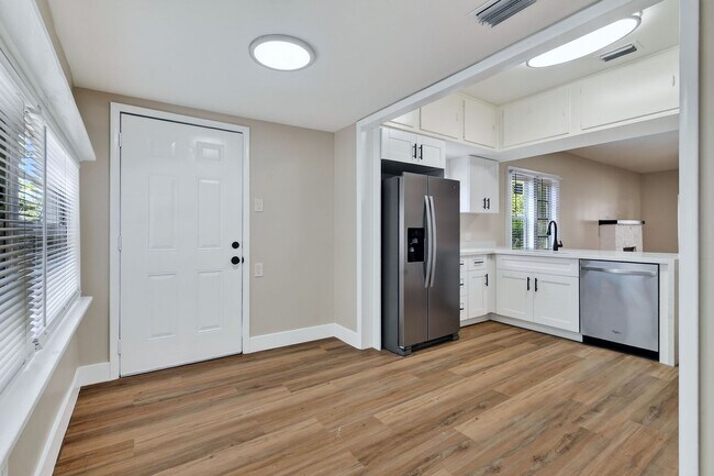 Building Photo - 3714 Morton Ave