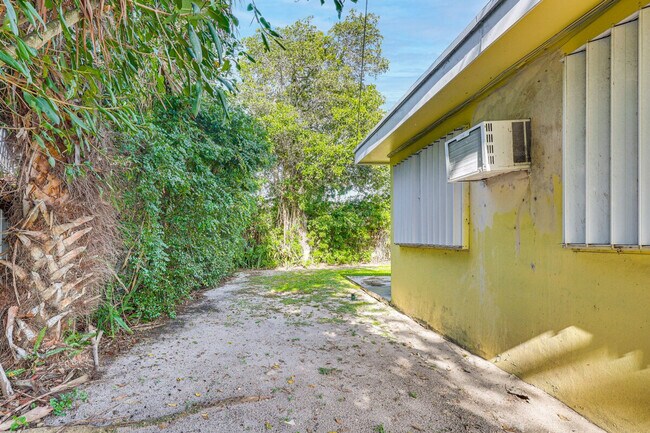 Building Photo - 3960 NW 189th Terrace