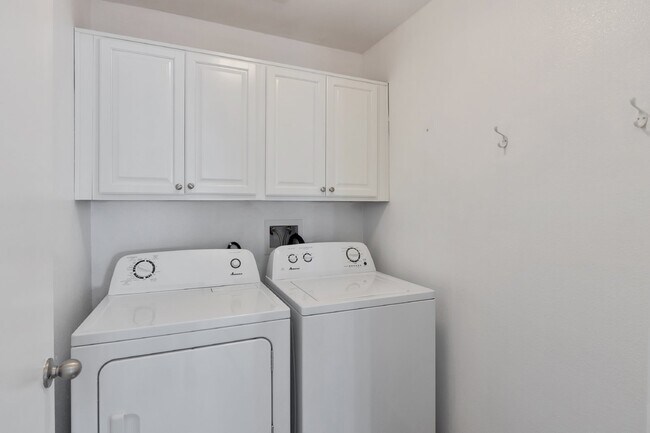 Building Photo - Terrific Old Town Scottsdale Rental!