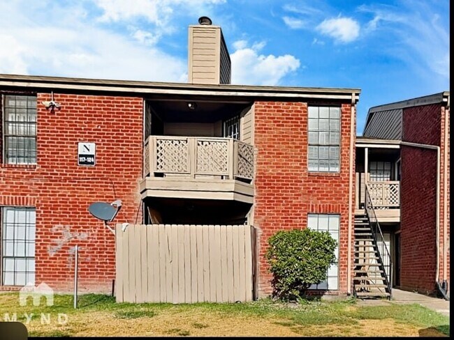 Building Photo - 12500 Sandpiper Dr