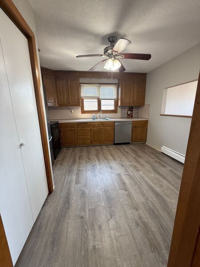 Building Photo - 66 Wynola Ave