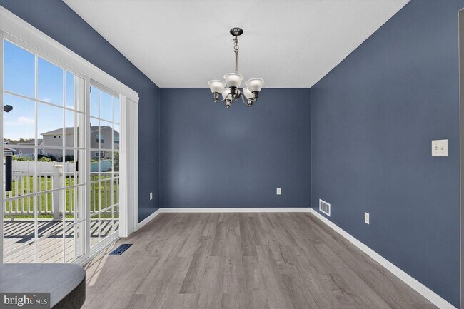 Building Photo - 48 Sussex Dr