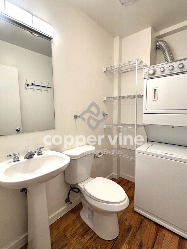 Building Photo - 1050 Cherokee St