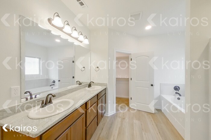 Building Photo - 1743 Park Place Dr