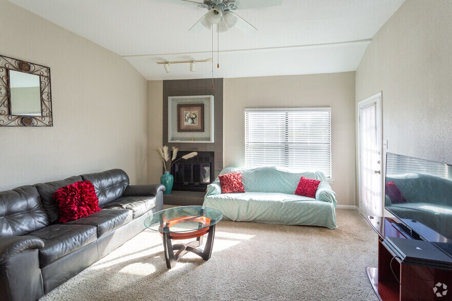 Settlers Creek Apartments 8001 Hwy 71 W Austin TX 78736 Apartment