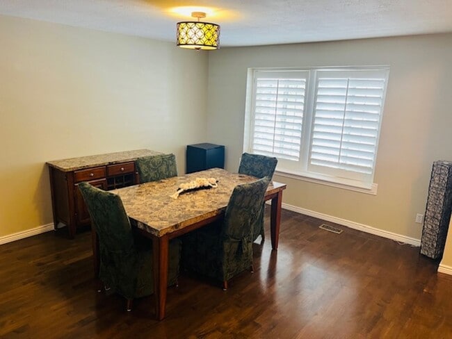 Building Photo - Beautiful home on Layton East bench