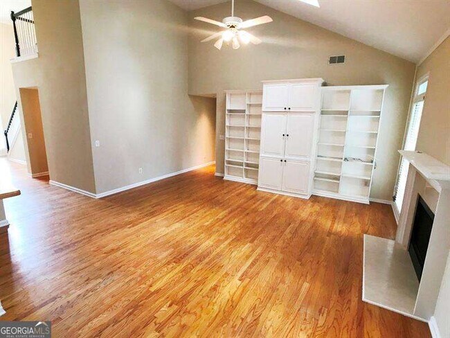 Building Photo - 377 Fairbrook Cir