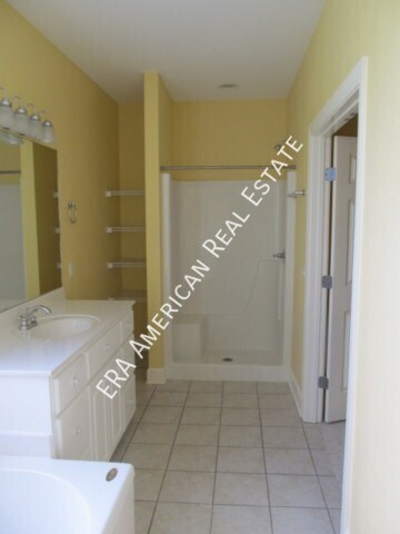 Building Photo - 26 Village Ln
