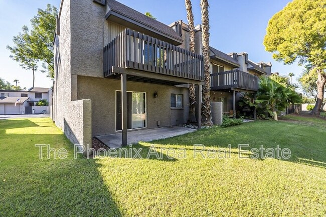 Building Photo - 2232 W Lindner Ave