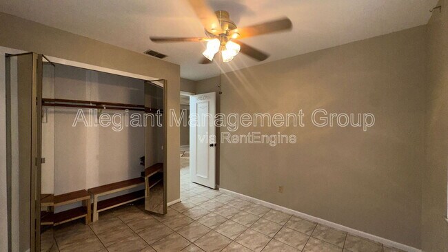 Building Photo - 2410 Sable Dr