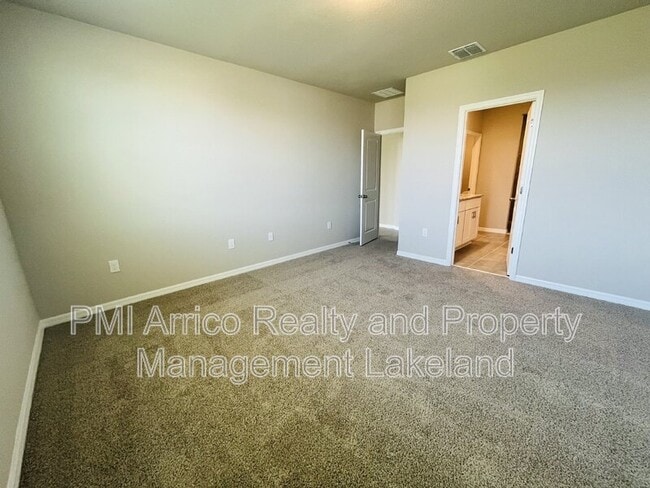 Building Photo - 1061 Oak Vly Dr