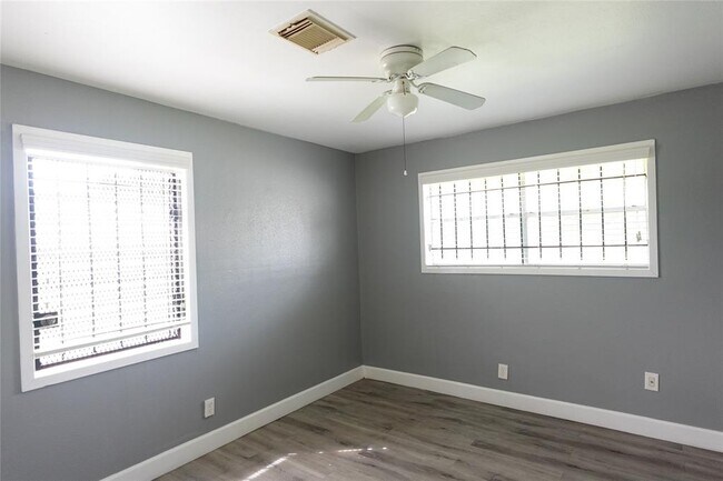 Building Photo - 3030 Dawson Ln