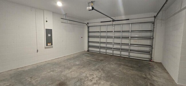 Building Photo - 7193 SW 64th St Rd