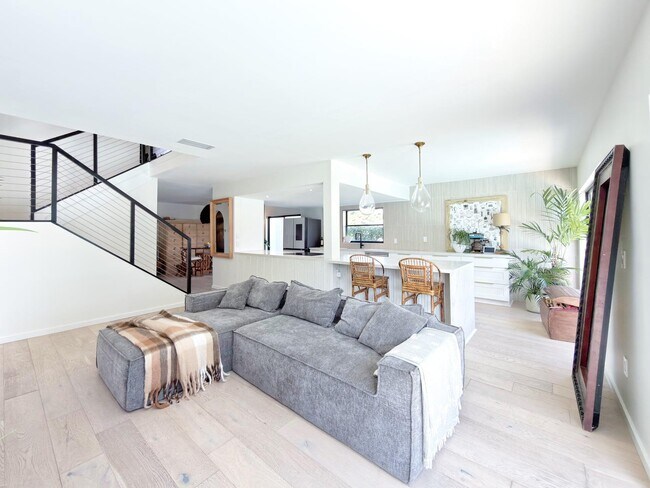 Building Photo - 760 Windtree Way